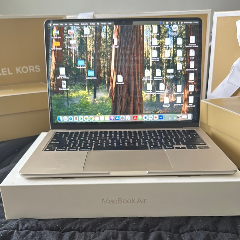 Apple MacBook Air - Starlight